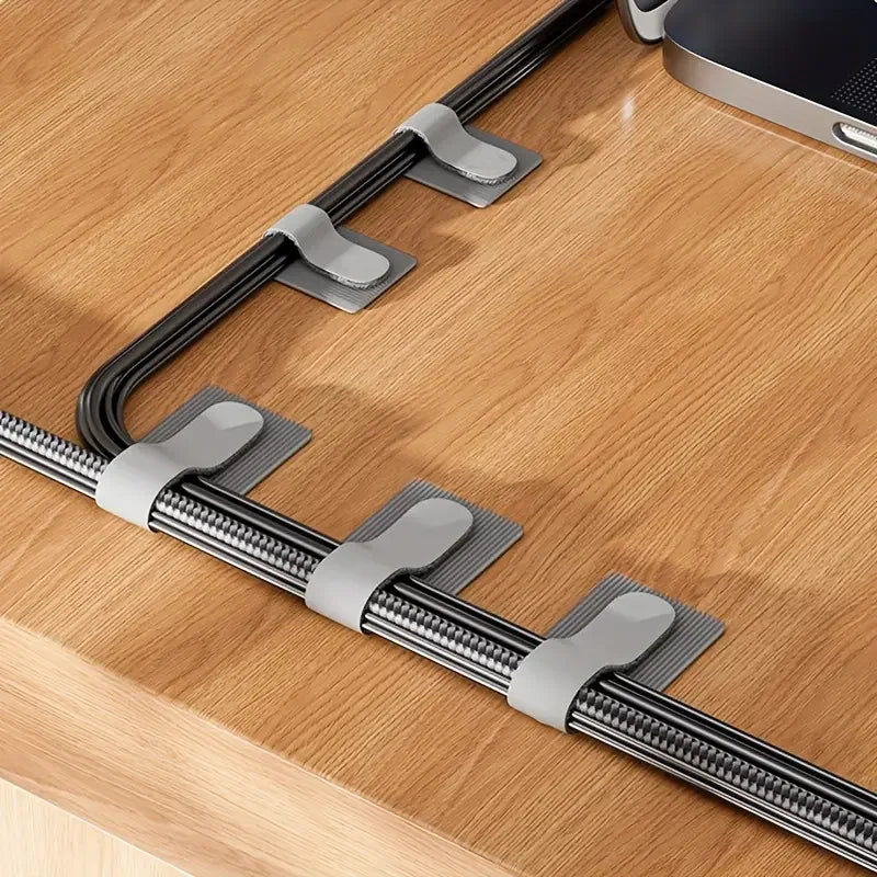 Kit com 10 Organizadores de Cabos Autoadesivos – Fixação em Mesa ou Parede | Ideal para Cabos de Energia, Rede e USB