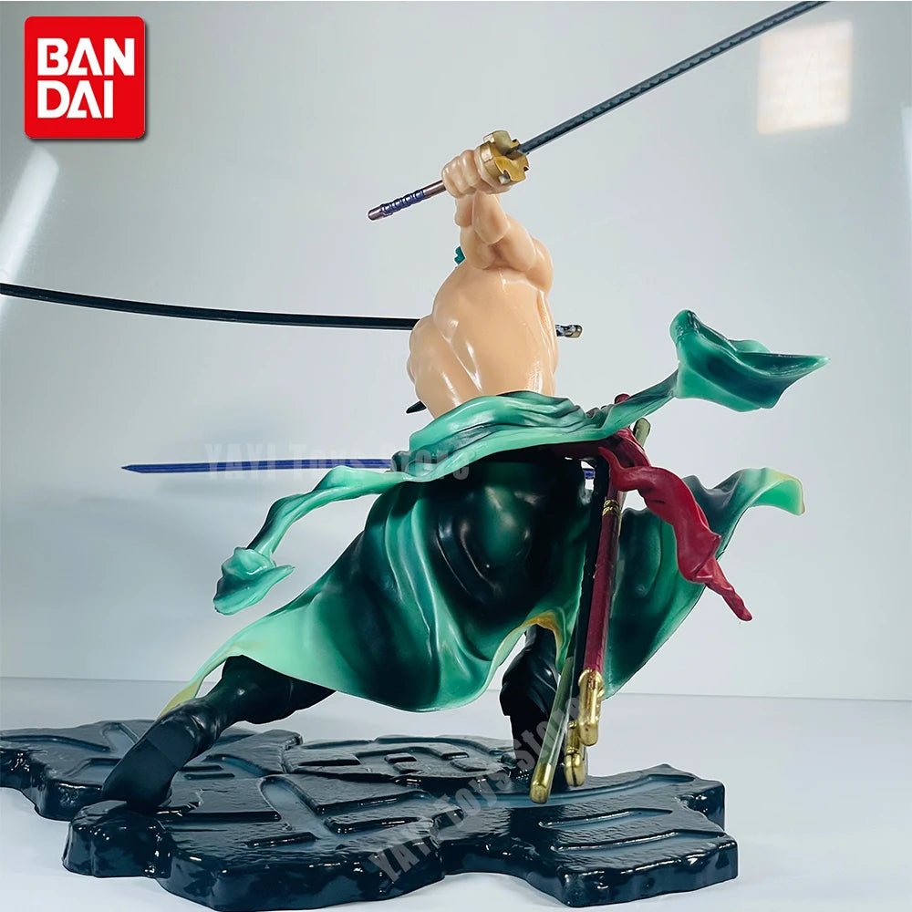 Miniatura Roronoa Zoro – Figura One Piece 10cm | Coleção Anime com Três Espadas
