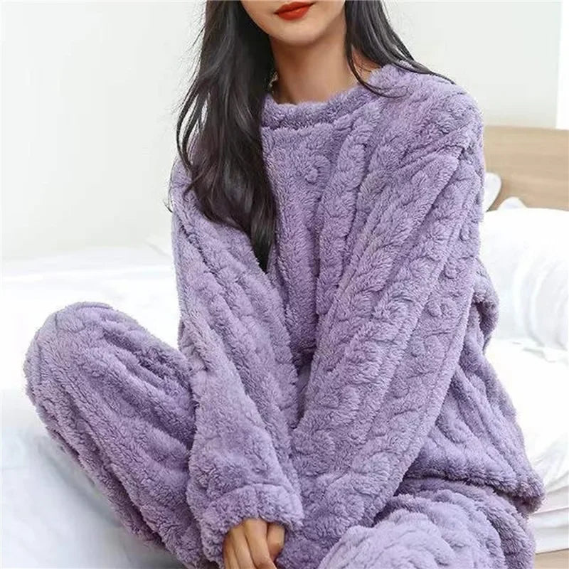 Pijama Feminino Inverno em Veludo Coral – Conjunto Fluffy de 2 Peças | Quentinho e Confortável para Casa
