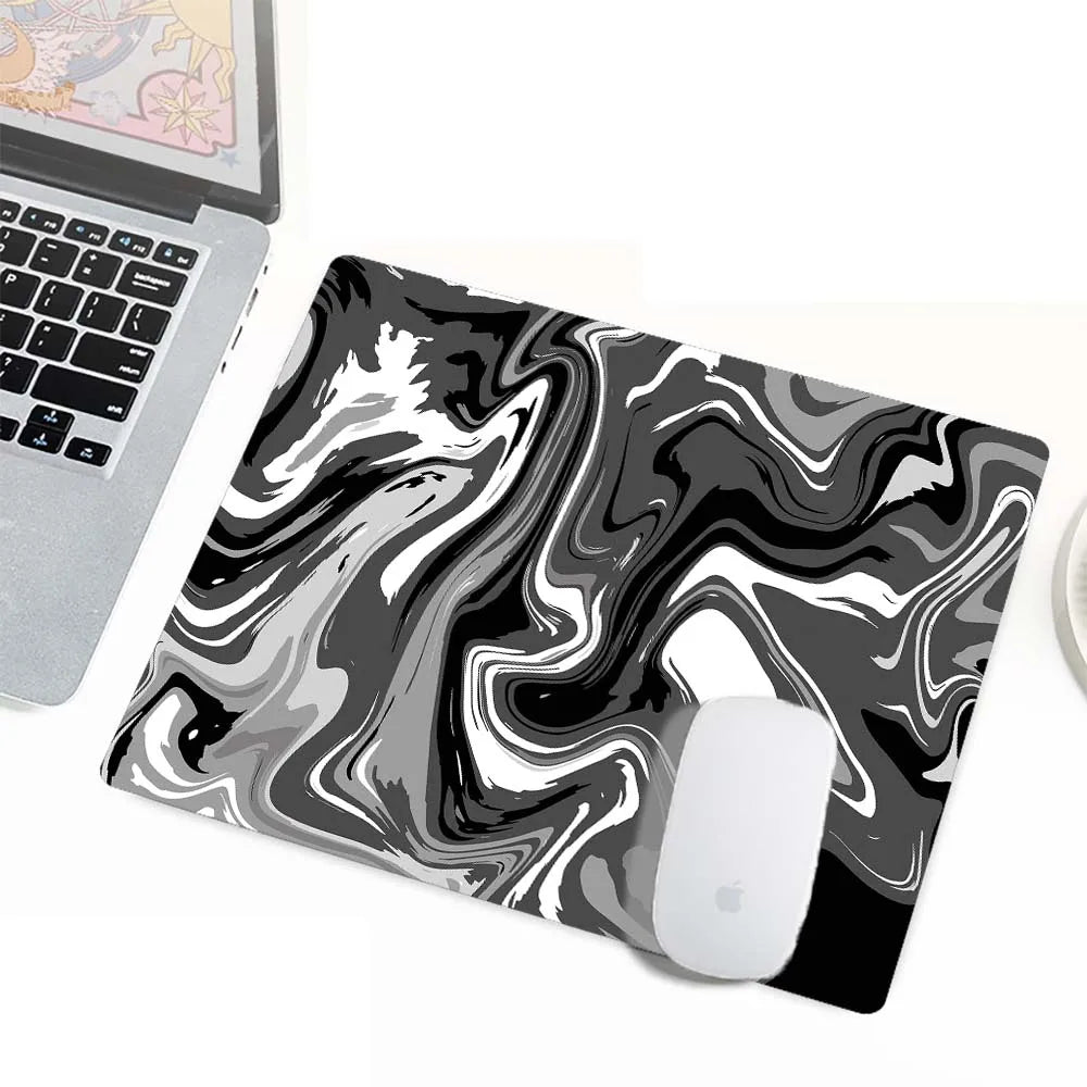 Mouse Pad Strata Liquid – Tapete Gamer para Teclado e Mouse | Estilo Anime, Antiderrapante, Ideal para PC e Laptop